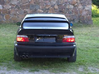 BMW 318 is 1.8 R4 103kW
