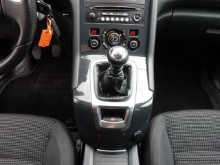 Peugeot 5008 Style Facelift 1.6 R4 HDi 84кВ