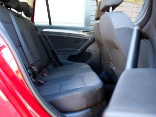 Volkswagen Golf 1.0 85kW