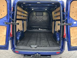 Ford Transit Custom L2H1 Titanium Sport 2.2 Tdci 114kW