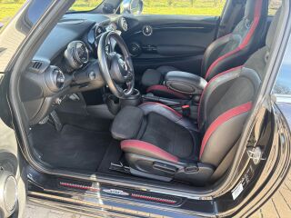MINI Cooper S John Cooper Works 2.0 141кВ