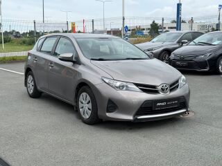 Toyota Auris 1.6 97кВ