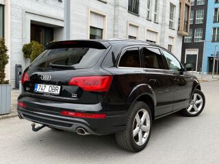 Audi Q7 S-Line black edition 3.0 180kW