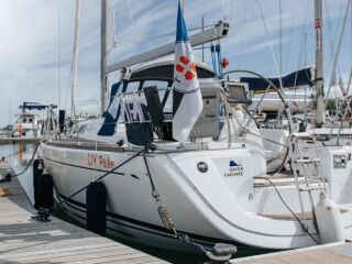 Dufour Performance