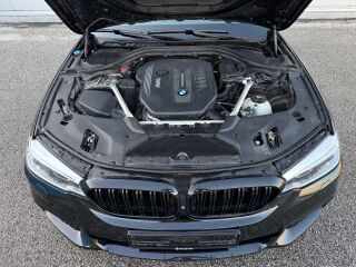 BMW 530 Touring xDrive M sportpakett H&K LED 3.0 d 195кВ