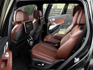 BMW X7 M-Sportpakett Individual B&W Shadowline 3.0 195kW