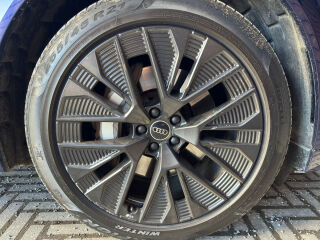 Audi Q8 e-tron 55 quattro S line Exclusive 300kW