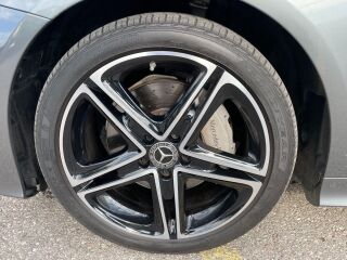 Mercedes-Benz E 220 Coupe D 4MATIC 2.0 143kW