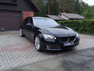 BMW 750 4.4 330kW
