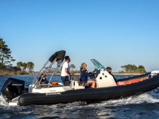 Zodiac Medline 6.8 MERCURY F200 XL Pro XS DTS V-8