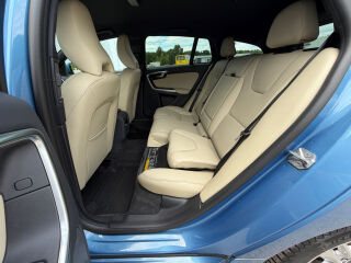 Volvo V60 Plug-In Hybrid AWD 2.4 D6 AWD 158кВ