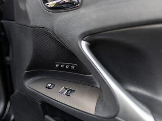 Lexus IS 220 s 2.2 130kW
