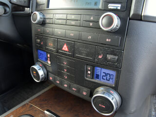 Volkswagen Touareg 4x4 2.5 128кВ