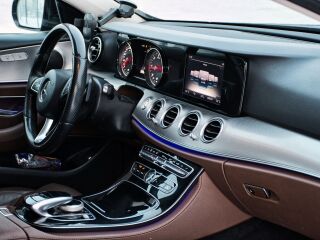 Mercedes-Benz E 220 2.0 143kW