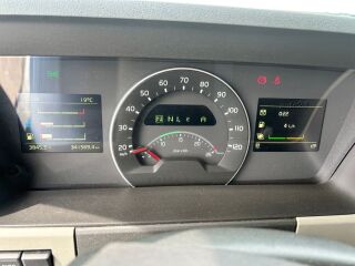 Volvo FM 330 4X2 EURO6 + CARRIER + DOUBLE STOCK EURO 6 250kW