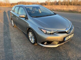 Toyota Auris 1.8 73kW