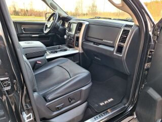 Dodge RAM 1500 Laramie 5.7 V8 295kW