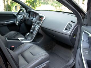 Volvo XC60 AWD Summum Intelli SAFE PRO Wntr 2.4 D4 R5 140kW