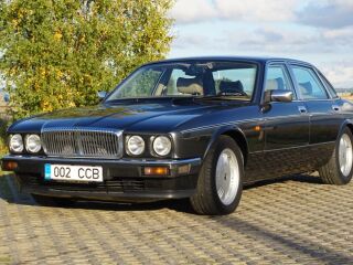 Daimler Double-Six 6.0 V12 229kW