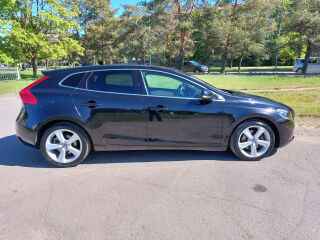Volvo V40 SUMMUM XENIUM 1.6 T3 110кВ