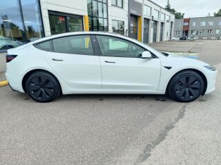 Tesla Model 3 Long Range Dual Motor 366kW