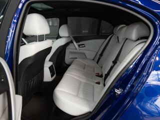 BMW M5 5.0 V10 373кВ