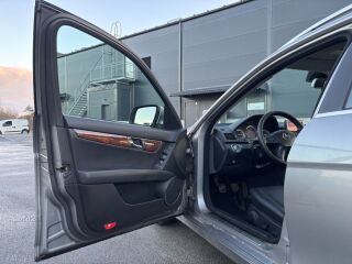 Mercedes-Benz C 200 2.1 R4 100kW