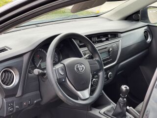 Toyota Auris 1.6 R4 97кВ