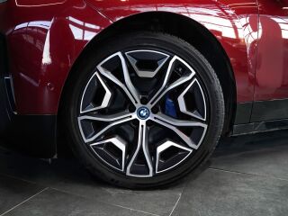 BMW iX xDrive 40 SportPakett 102кВ