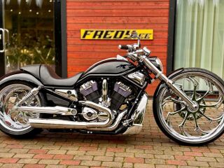 Harley-Davidson VRSCSE Screamin' Eagle CVO V-Rod V2 Revolution 92kW