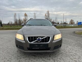 Volvo V70 D5 AWD 2.4 D5 151кВ