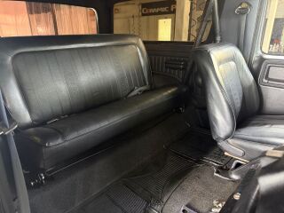 Ford Bronco Custom 4.9 in-line 6 cylinders