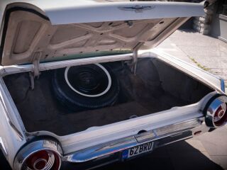 Ford Thunderbird 6.4 V8 221kW