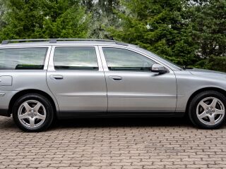 Volvo V70 Momentum 2.4 D5 120kW
