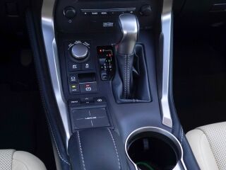 Lexus NX 300h AWD Hybrid Luxury 2.5 R4 16V 145kW