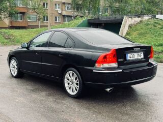Volvo S60 Summum 2.4 R5 D5 136kW