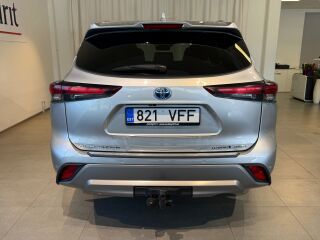 Toyota Highlander Premium 2.5 140кВ