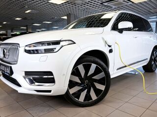Volvo XC90 AWD T8 B&W 4C ULTIMATE BRIGHT XENIUM INTELLI  2.0 T8 Long Range Plug-in 335kW