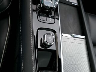 Volvo XC90 AWD 4C H&K ULTIMATE BRIGHT XENIUM INTELLI SAF 2.0 B5 Mild Hybrid Diesel 183kW