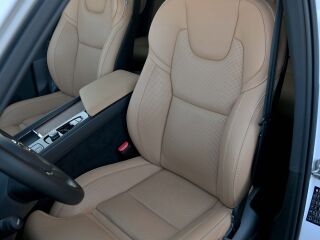 Volvo XC60 AWD B&W 4C LUXURY+ ULTRA DARK XENIUM INTELLI  2.0 T6 Plug-in Twin engine LONG RANGE 293kW