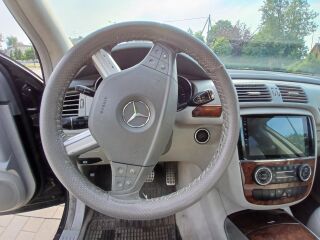 Mercedes-Benz R 320 3.0 165kW