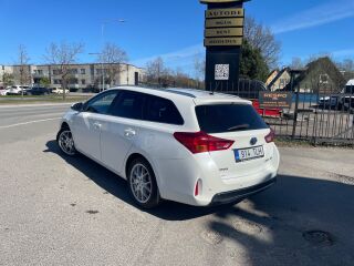 Toyota Auris Hybrid Touring Sports 1.8 73kW