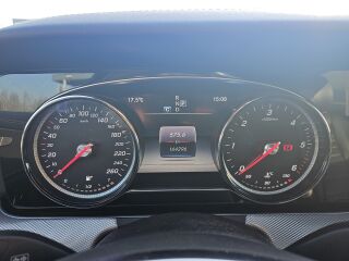 Mercedes-Benz E 220 AMG Styling 2.0 143kW