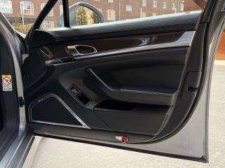 Porsche Panamera Turbo 4.8 V8 368kW