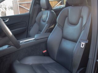 Volvo XC60 AWD DARK Long Range T8 Plus Intelli Safe PRO  2.0 T8 Recharge PHEV Long Range MY2023 335kW