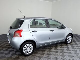 Toyota Yaris Linea Sol A-C 1.3 64kW