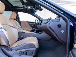 Lexus ES 300h 2.5 131kW