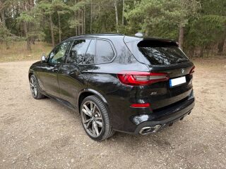 BMW X5 M50 M50i 4.4 V8 390kW
