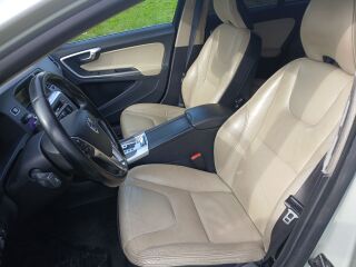 Volvo V60 D3 Momentum 2.0 R5 120кВ