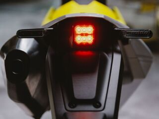 Husqvarna 701 Supermoto 1 silinder 4 takti 58kW